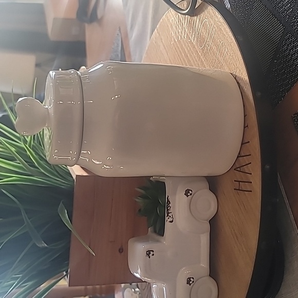 Rae Dunn Valentine's Day Canister - Picture 2 of 2